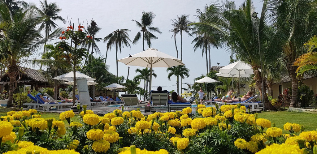 Sun & Sands Beach Hotel