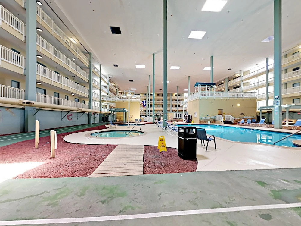 William Hilton #4305 - 2 Br Condo