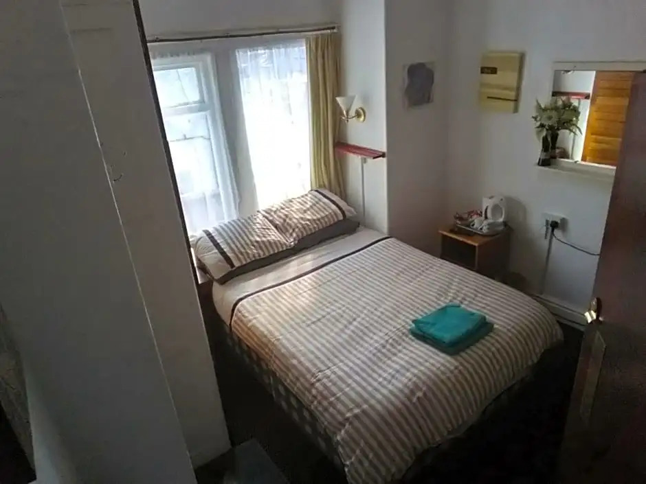 MyRoomz Golden Strand Hotel
