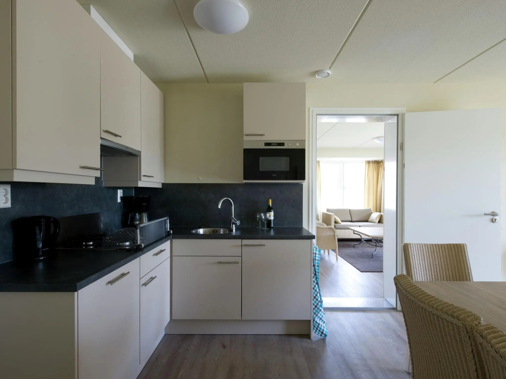 Spacious detached villa with washing machine, beach at 400m.