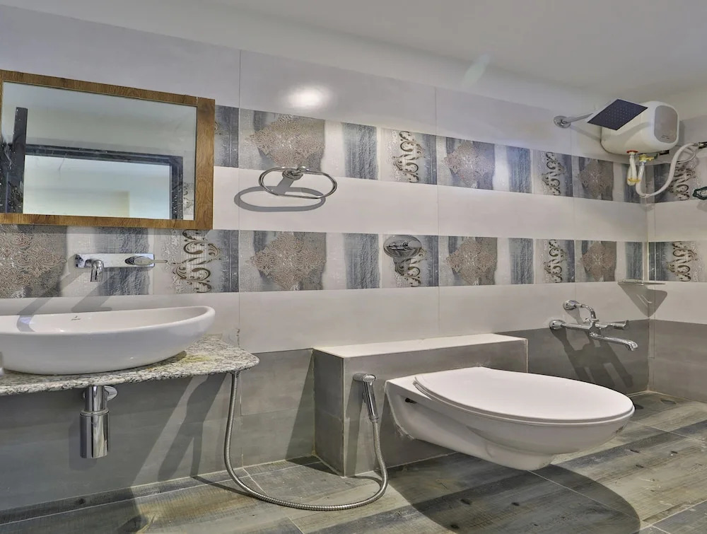 Hotel Hill City by OYO Rooms