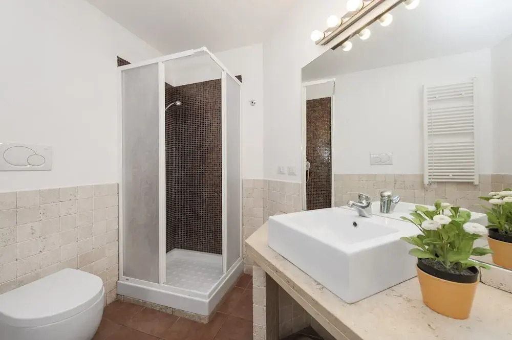 Inviting 3-bed Apartment in Roma 4mins to Colosseo