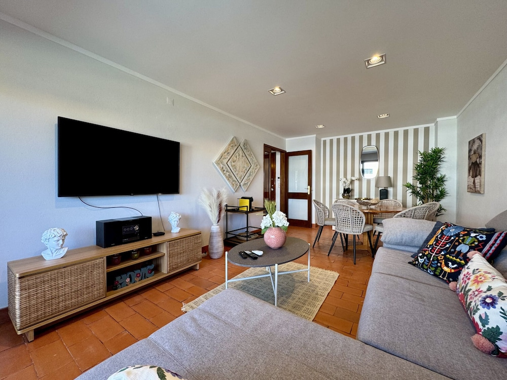Vilamoura Summer Villa 2 With Pool by Homing