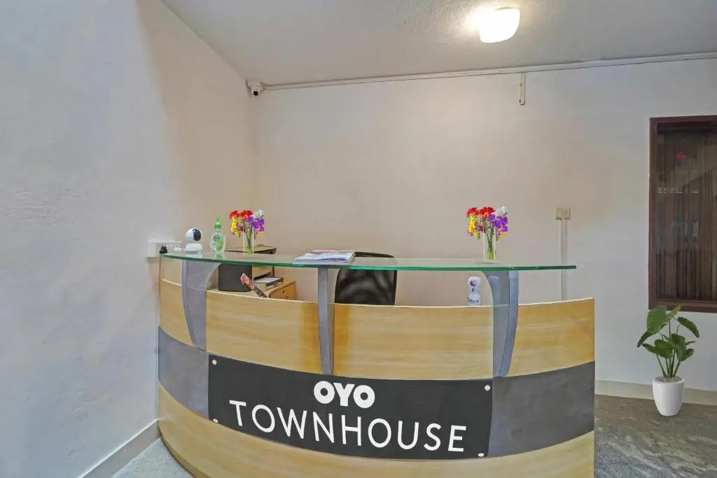 OYO Townhouse 1005 G Silver Hotels & Resorts