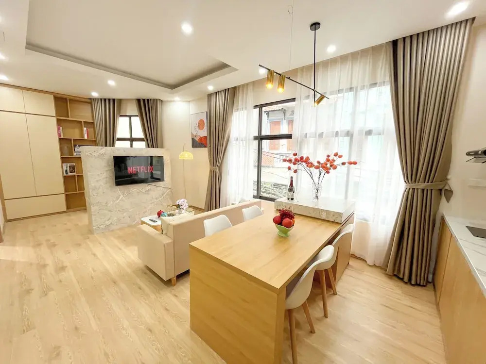 Amazing Housing Lạc Long Quân
