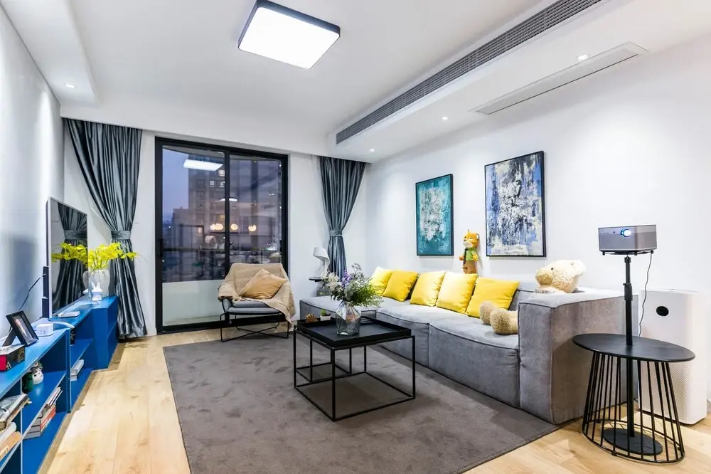 Henry's Apartment- Xujiahui Road