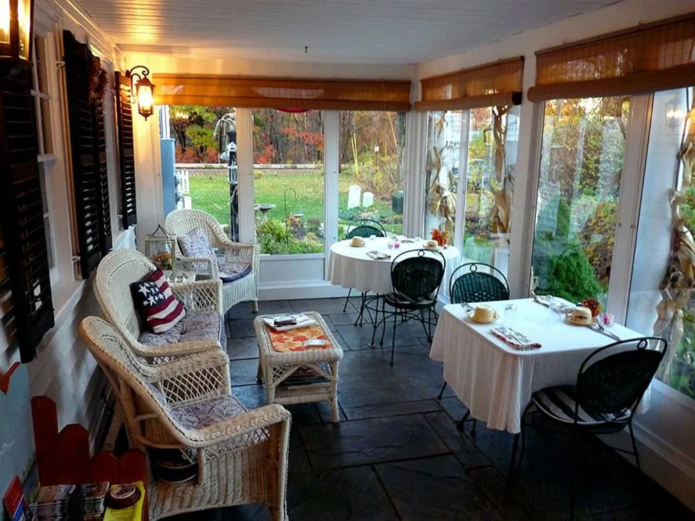 Holiday Guest House Bed & Breakfast