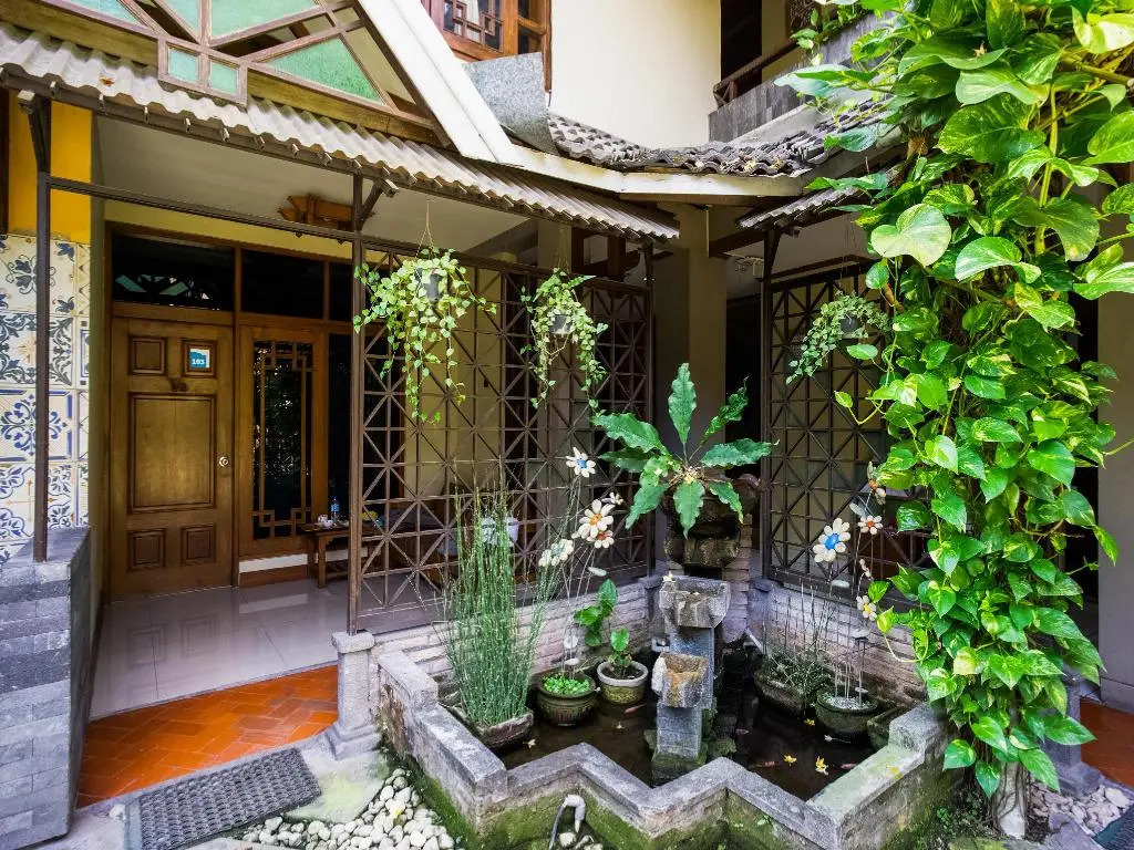 Urbanview Hotel Syariah Wisnugraha by RedDoorz