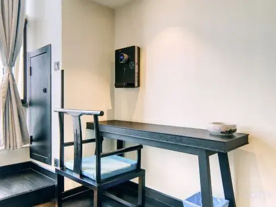 G Joyful Yuejian Hotel (Kunming Wuyue Plaza Dahegen Subway Station)
