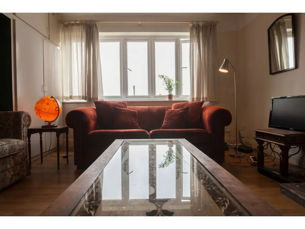 Unique & Beautiful Home for 8 in East Putney