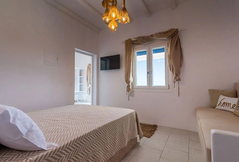 Seashell Mandrakia Sea view