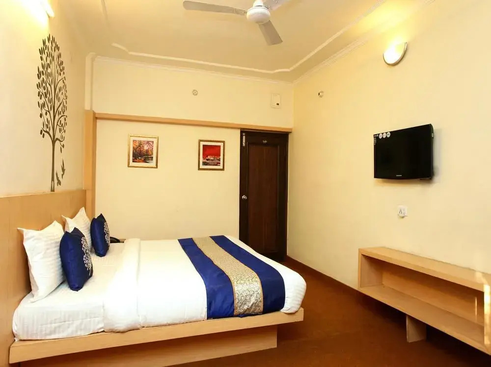 OYO 2289 Hotel Radha Palace