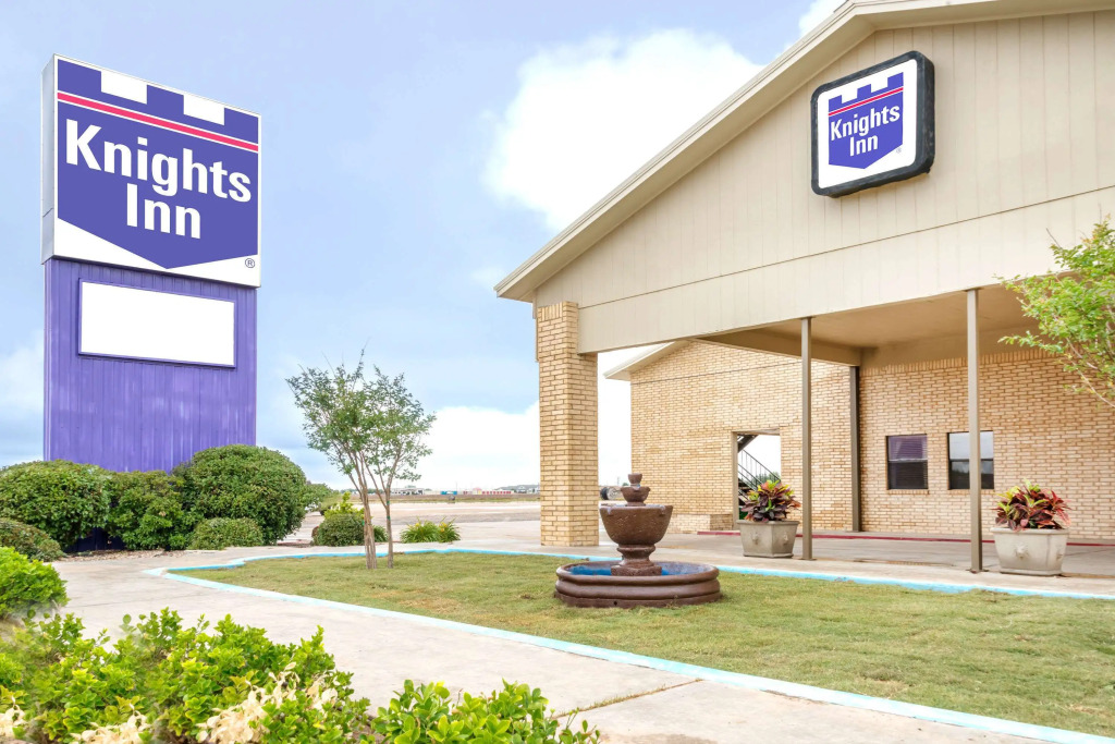 Knights Inn Slaton