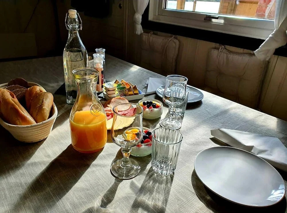 Lydersen Rorbuer Budget Hostel & Private Apartments