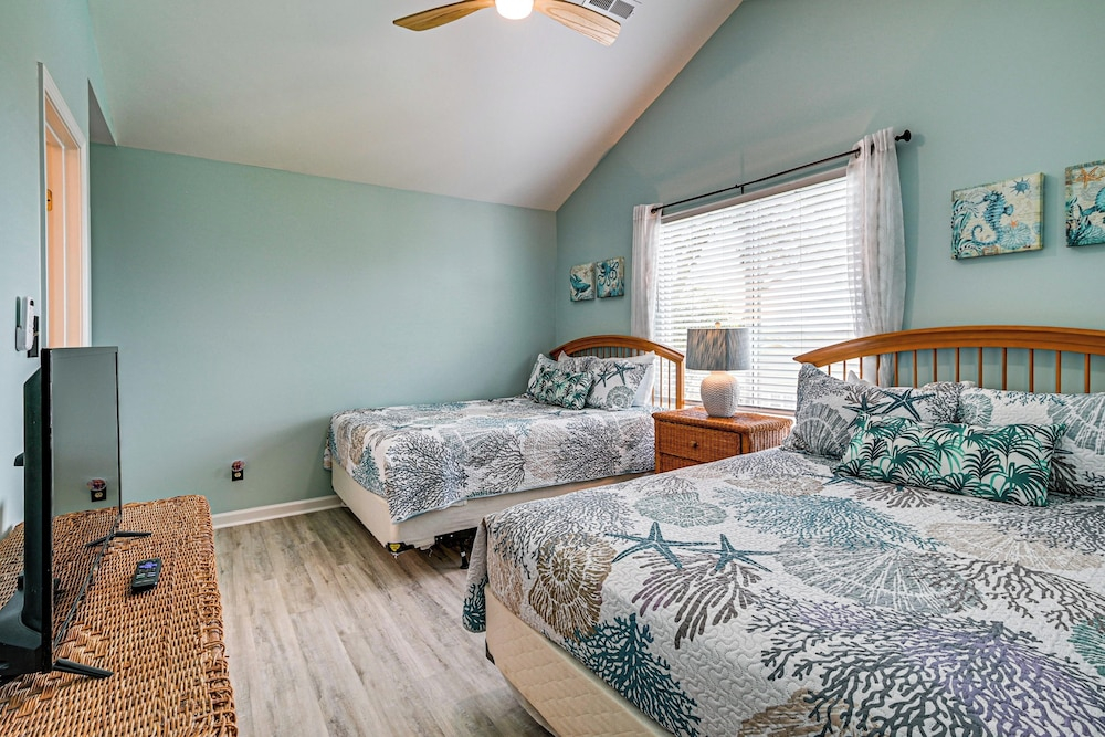 Walk to Ocean: Surfside Beach Gem w/ Private Pool