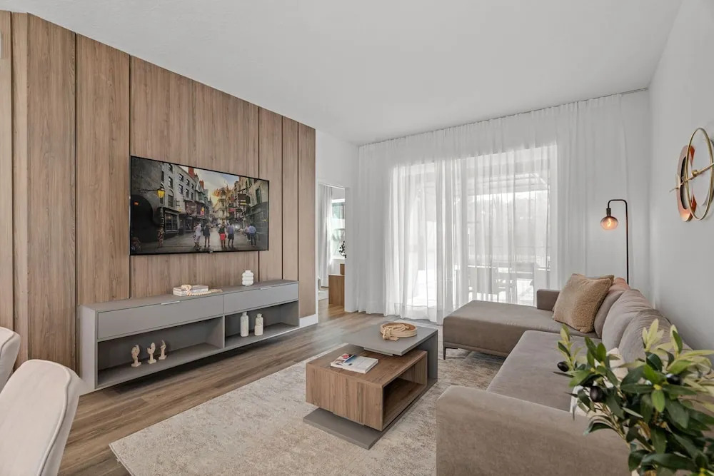 Stylish Home 15 Min to Magic