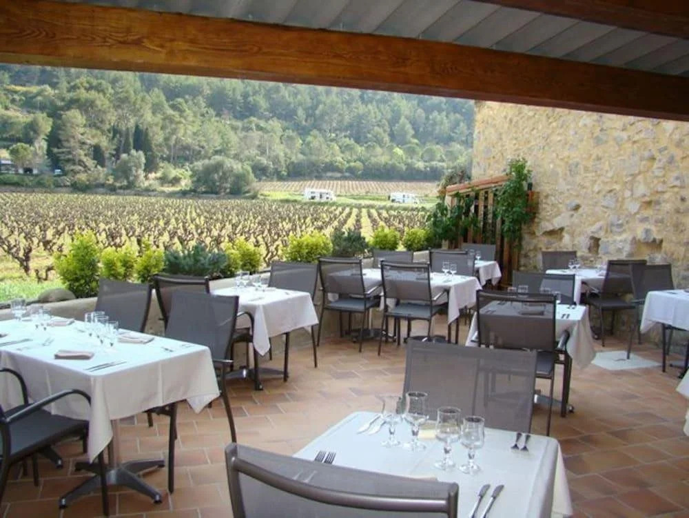 Logis Hôtel Restaurant des Corbières