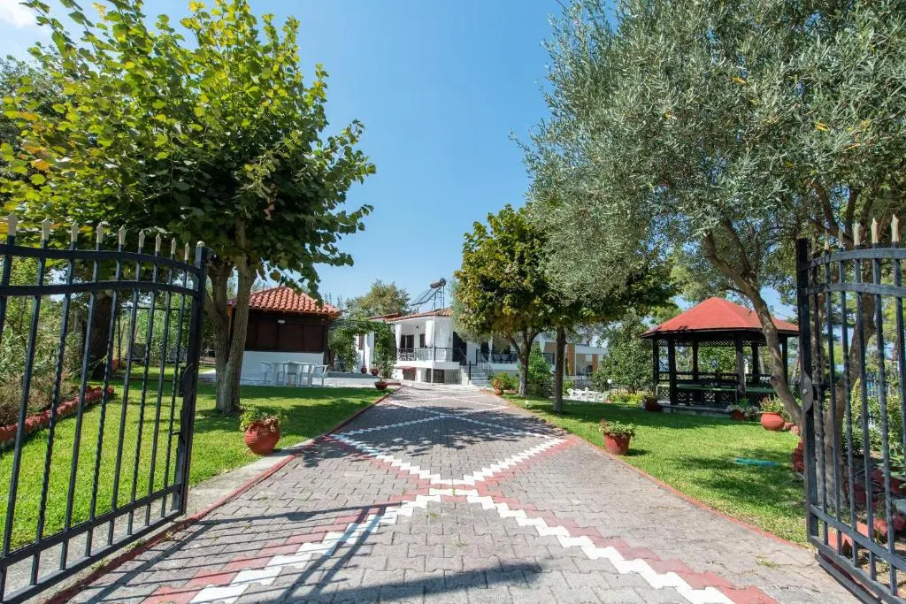 Matoula's House