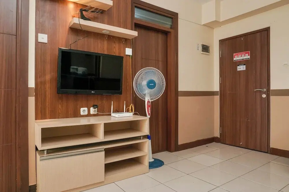 Homey and Compact 2BR Pluit Sea View Apartment