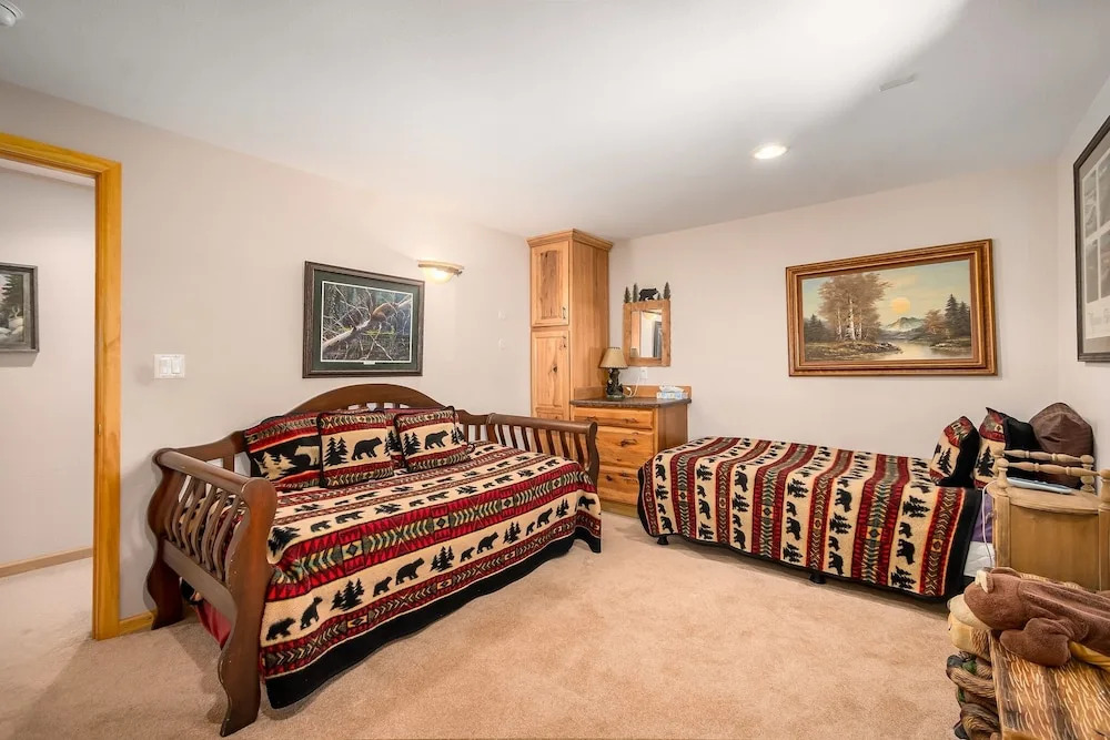 Bear-a-dise -- Ev #3432 4 Bedroom Home by RedAwning