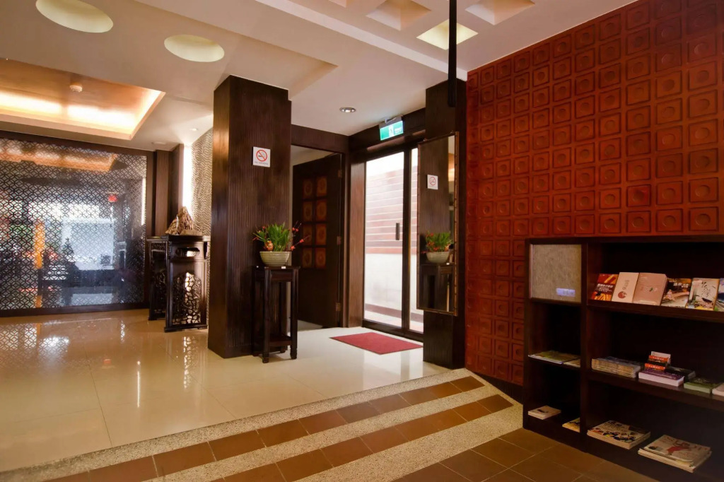 East Town 26 Hotel