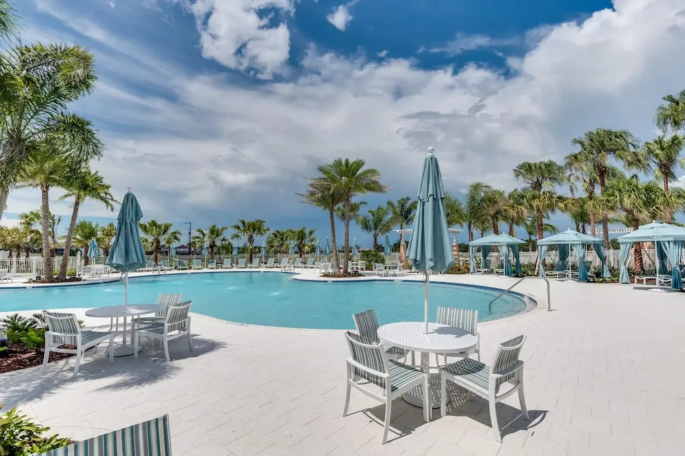 1804 Tropical Palms Circle