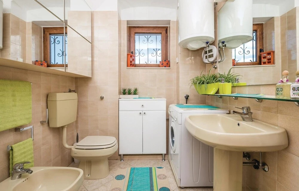 Nice Home in Jurdani With Wifi and 2 Bedrooms