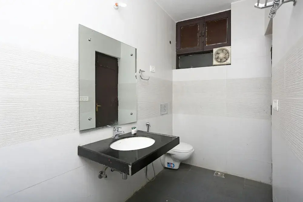 OYO 3251 Royal Inn
