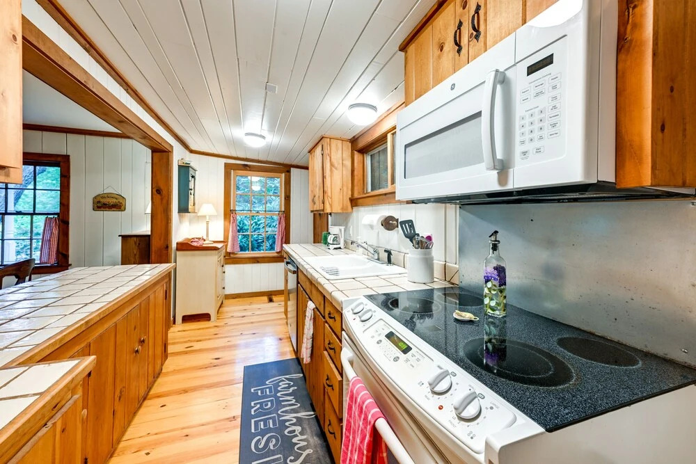 Highlands Vacation Rental - Walk to Mirror Lake!
