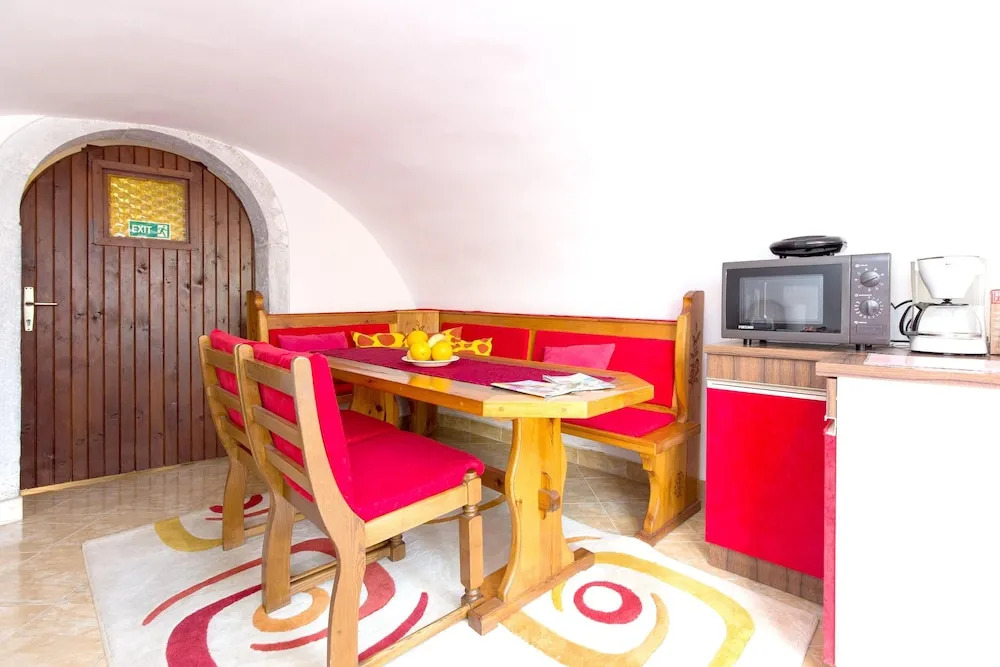 Apartment With one Bedroom in Skrpčići, With Enclosed Garden and Wifi - 500 m From the Beach