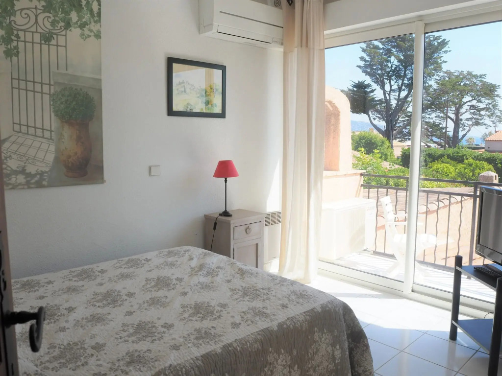 Holiday home with shared pool and 200 m from the beach, Sainte-Maxime
