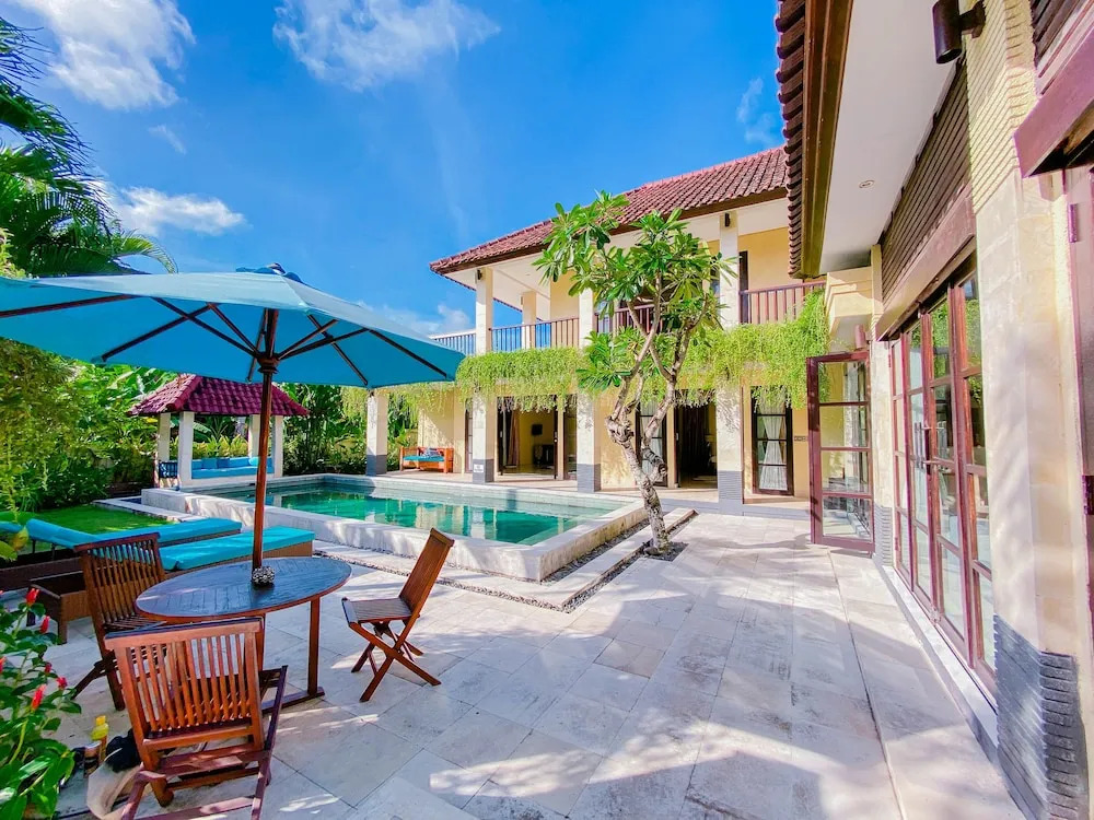 Villa Cometa Luxury Seminyak by Adam Jyota Management