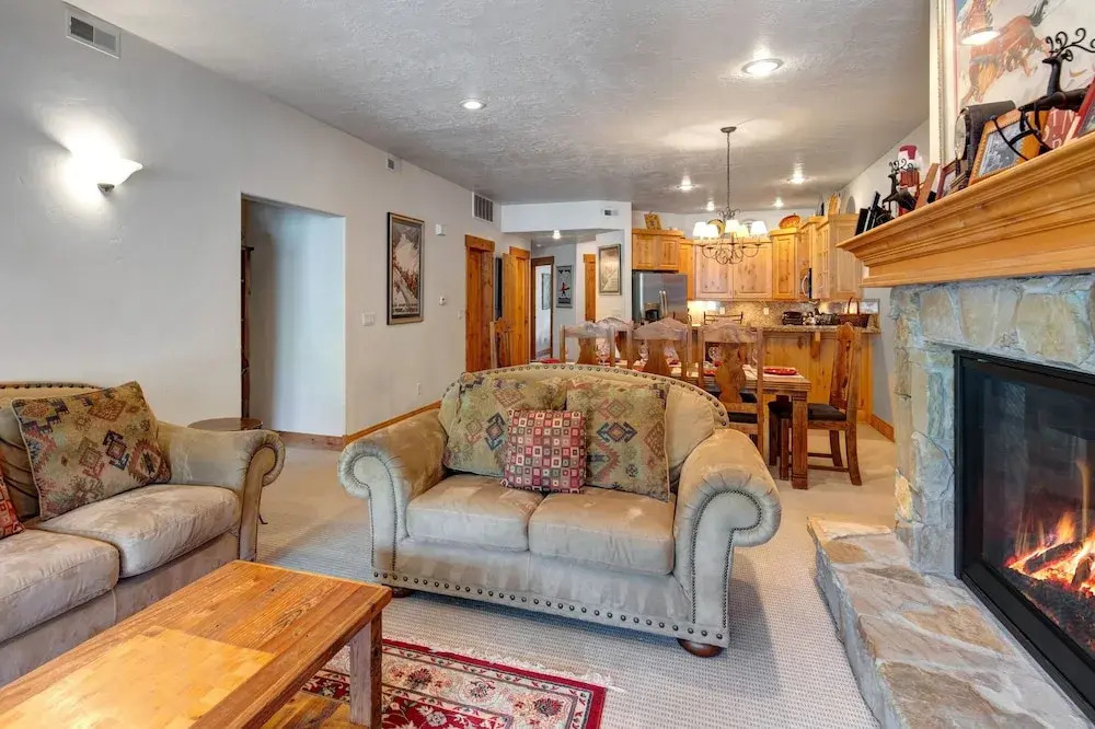 Town Pointe C302 3 Bedroom Condo by RedAwning
