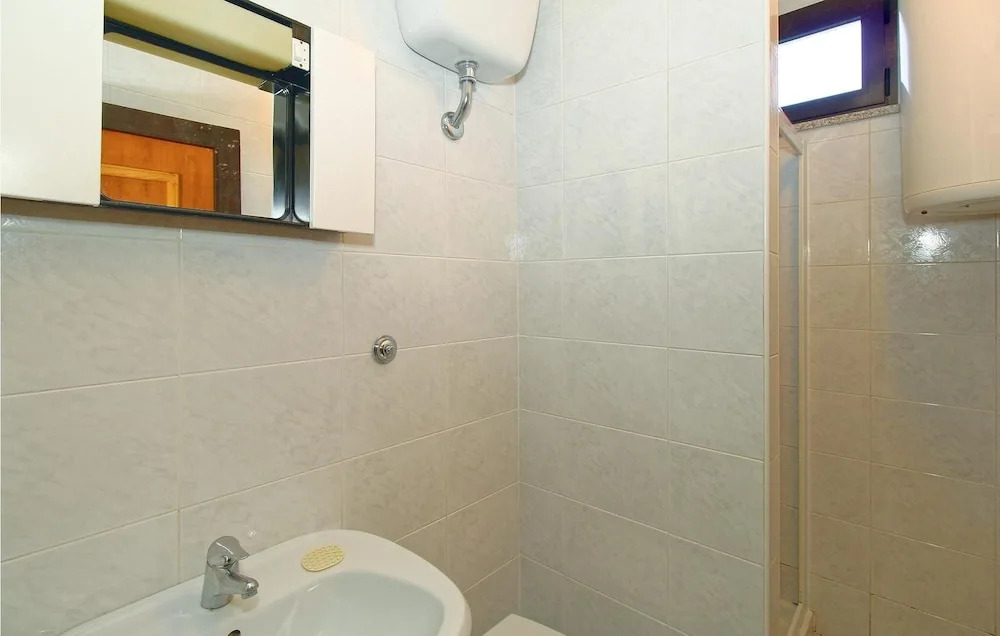 Awesome Apartment in Porec With 2 Bedrooms