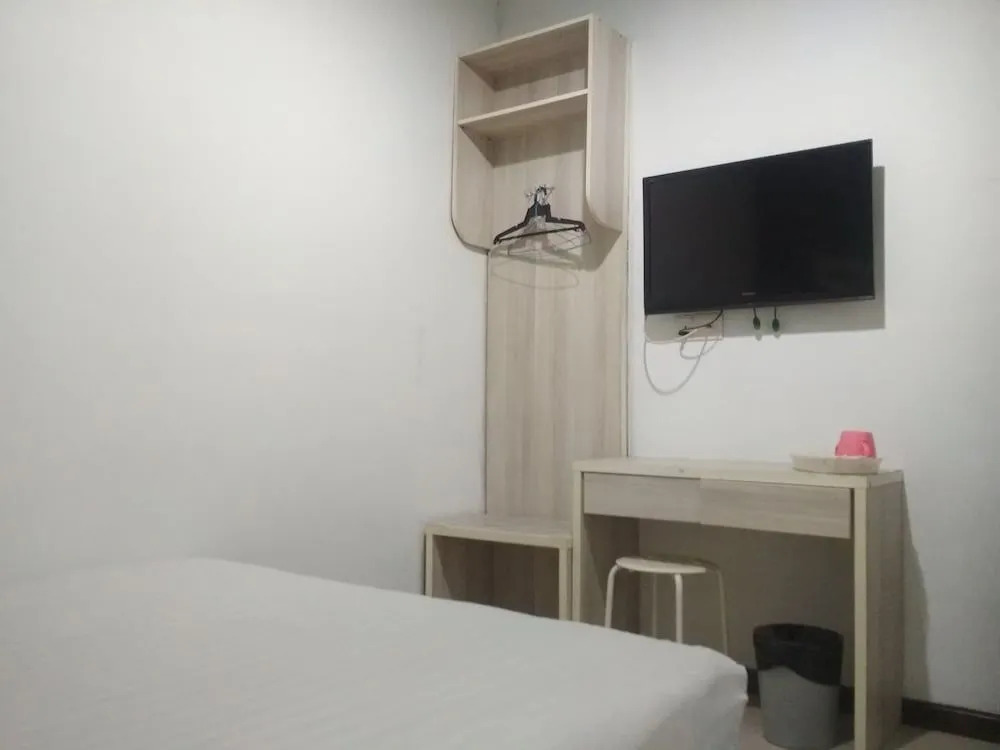 OYO 89903 MS City Hotel