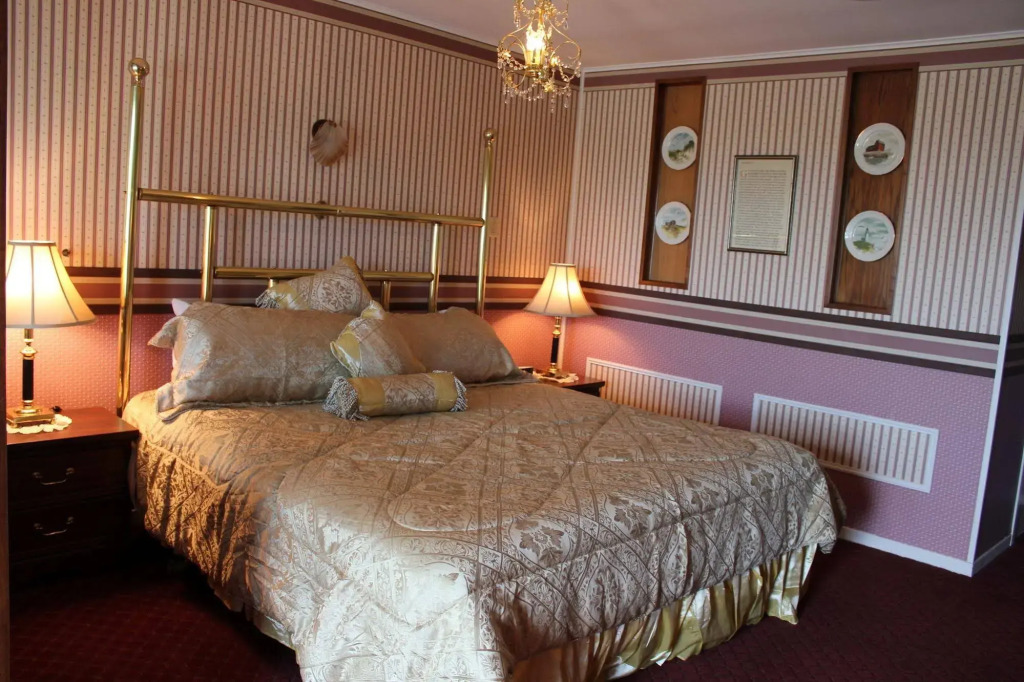 Tara Manor Inn