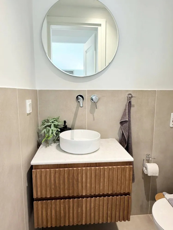 Azure Loft - 3min Walk to Beach, 10min to Old Town