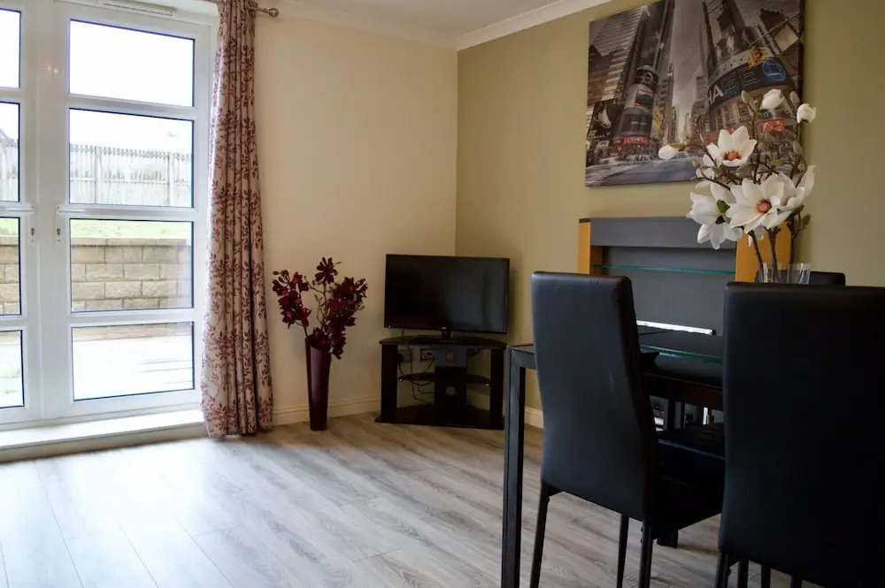1 Bedroom Apartment With Private Patio Sleeps 3