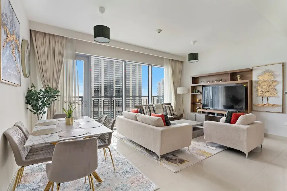 Elegant Creekside 1BR with Panoramic Views
