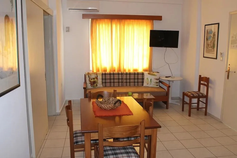Platanias Beach Apartment