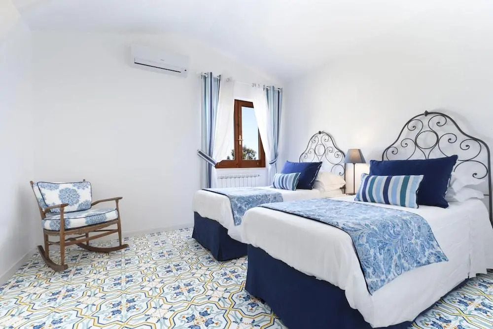Villa Chez Piè Panoramic Views Pool and Guest Services