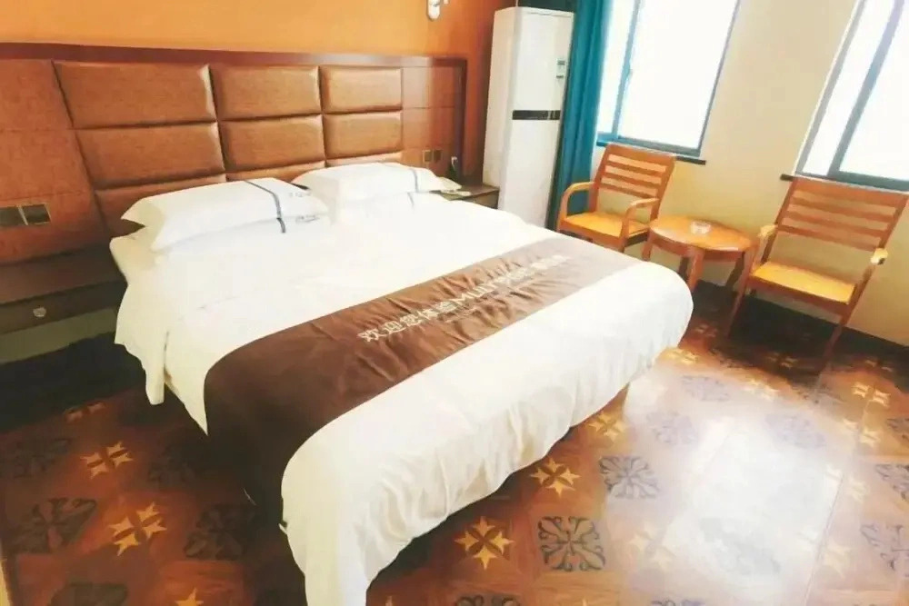 Longmen Hotel