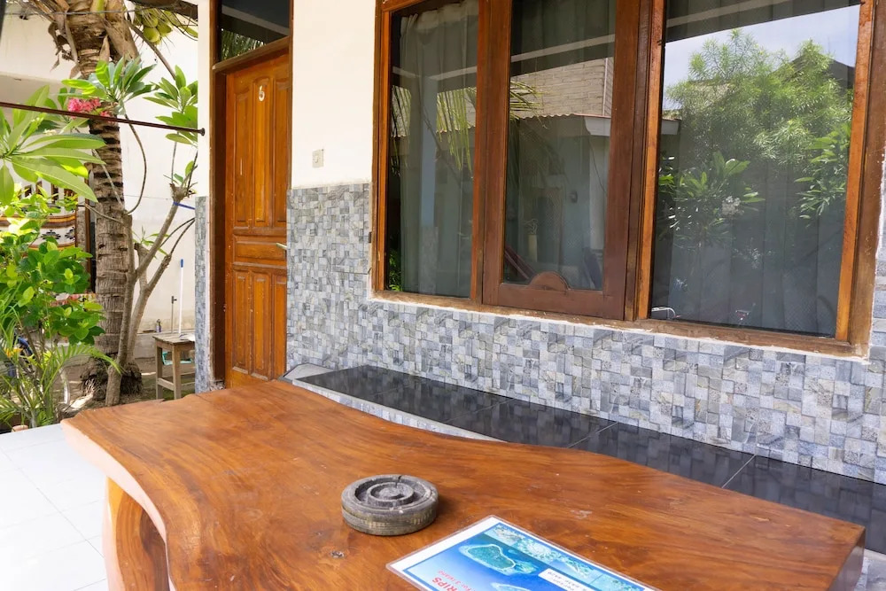 RedDoorz Near Gili Trawangan Port