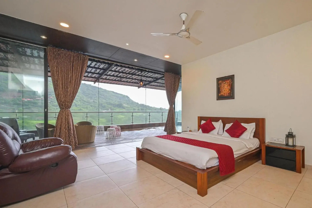 StayVista at Lake Mansion