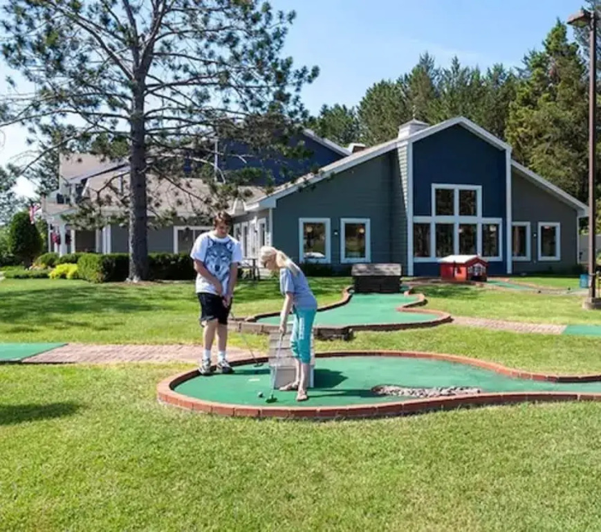 Country Inn Two Harbors