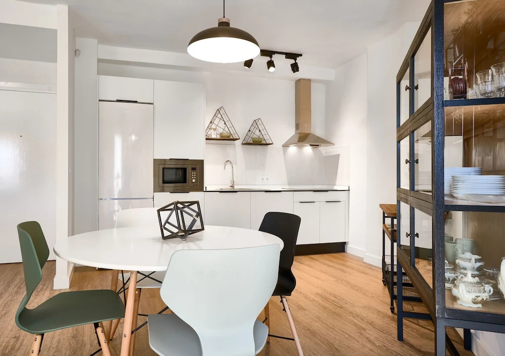 SUNN Apartments Amador de los Ríos, by Homing U