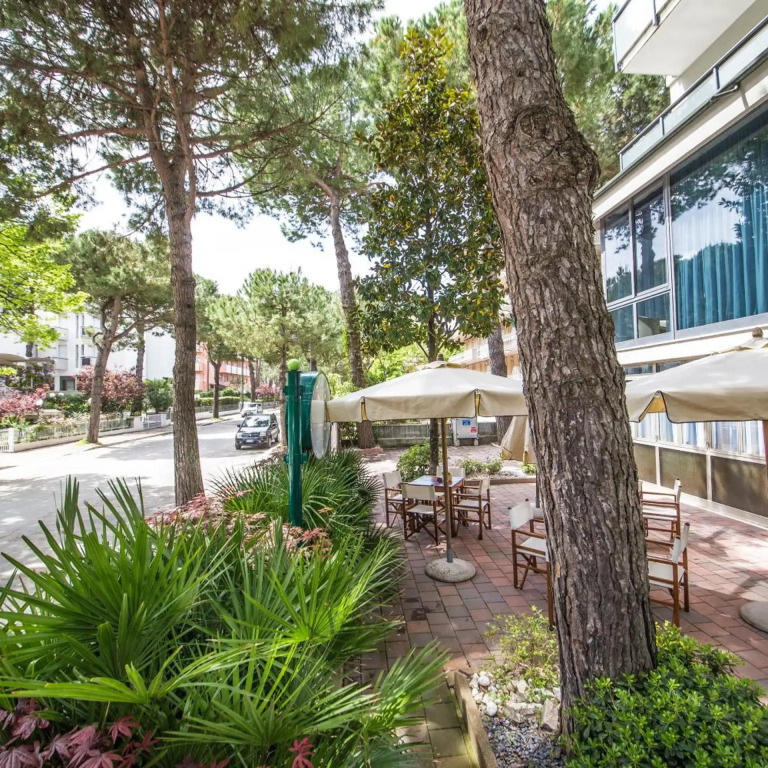 Renzo Hotel