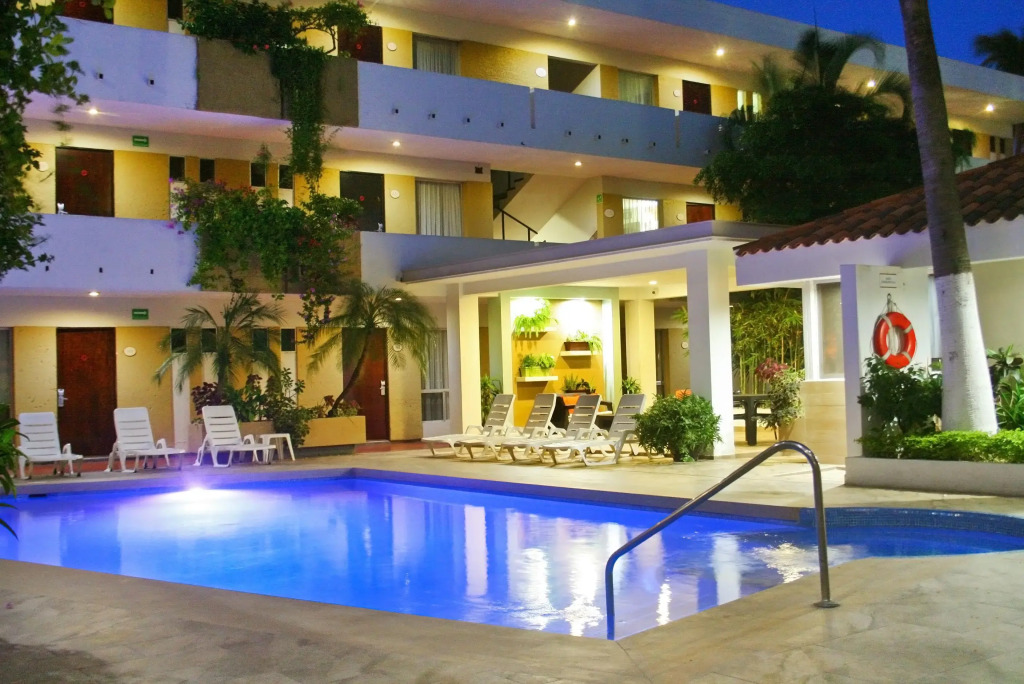 Hotel Azteca Inn