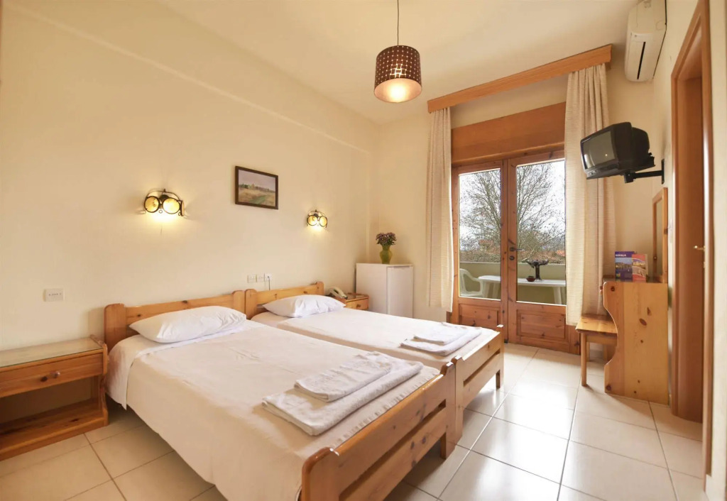 Yannis Hotel