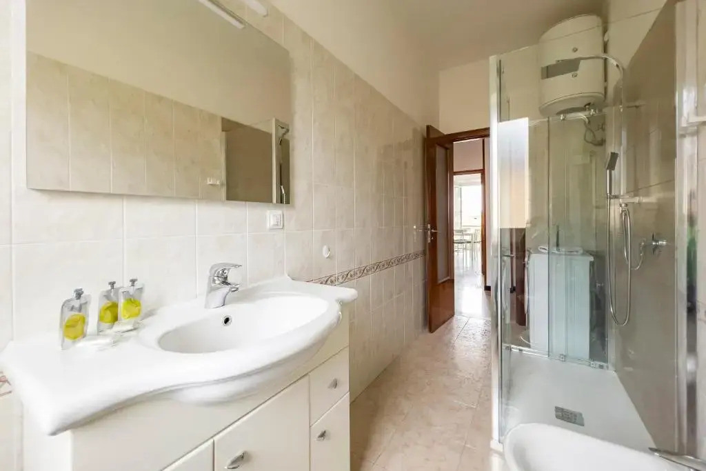 JOIVY Family Flat W/Terrace & Parking Near Beach